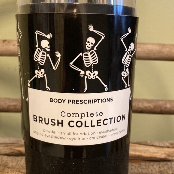 NEW! BODY PRESCRIPTIONS HALLOWEEN SKELETON Complete BRUSH COLLECTION. - Picture 3 of 10
